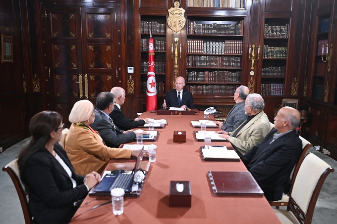 إثر لقاء رئيس الجمهورية بالفريق المكلف بإيجاد حلول للوضع البيئي بقابس..   مقاربة عمليـة تتجاوز المعالجات النظرية للأوضاع البيئية